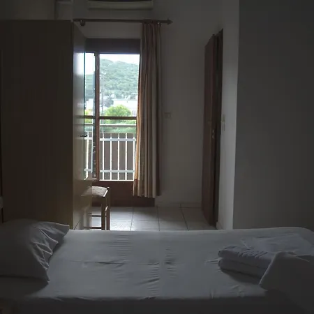 Otel Paralia Nea Karvali