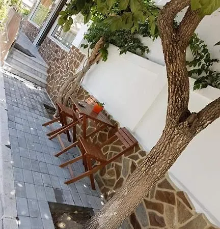 Paralia فندق