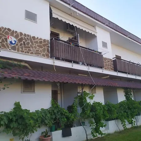 Paralia Hotel Nea Karvali