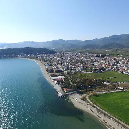 Paralia فندق ني كارفالي