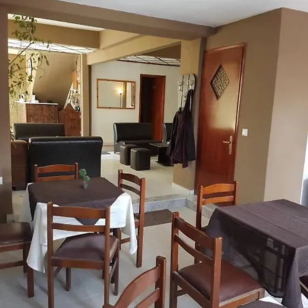 Paralia * ني كارفالي