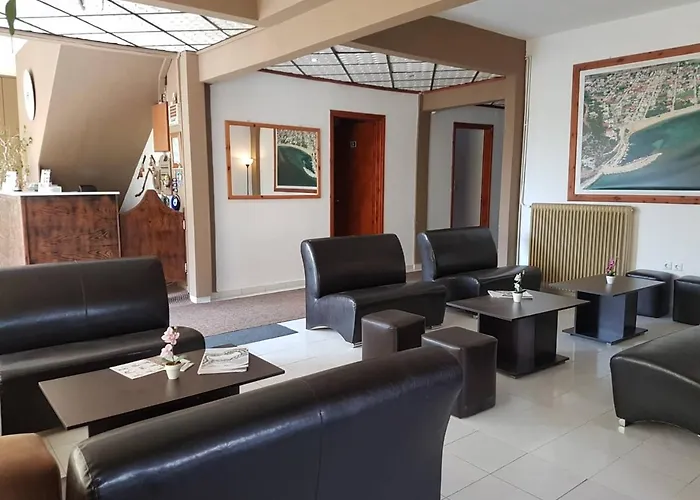 Paralia * Nea Karvali